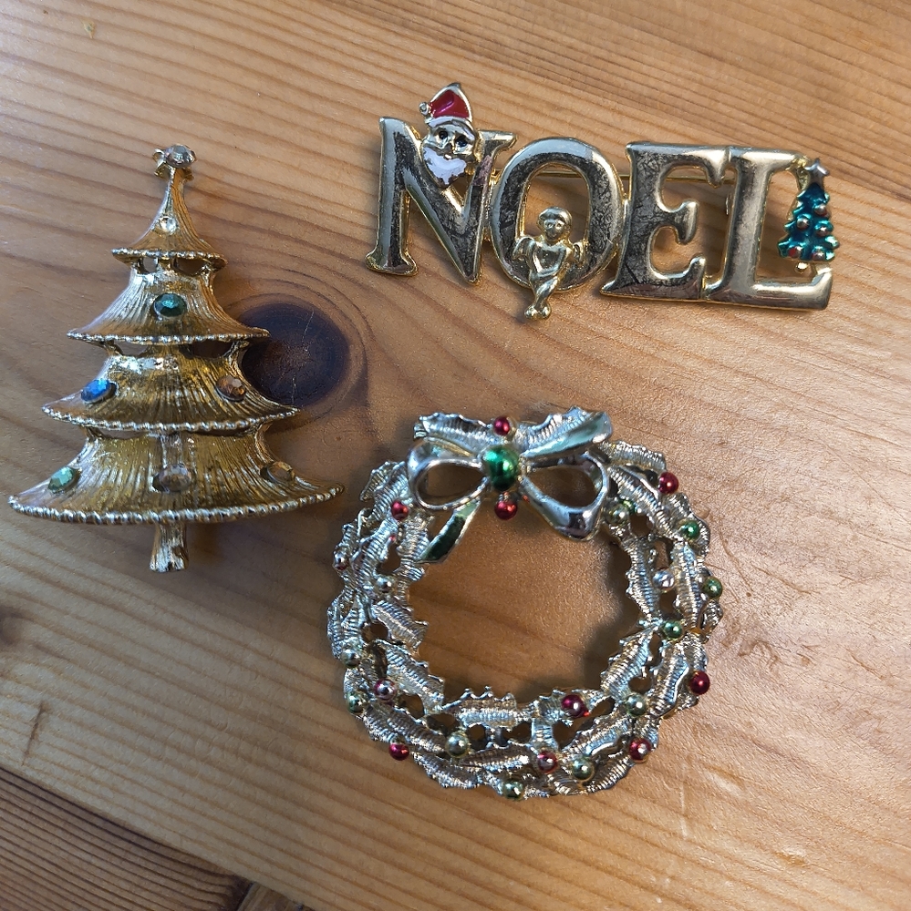 Bundle Of Christmas Brooches